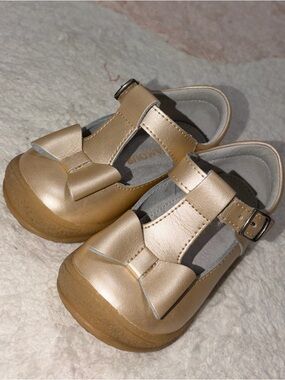 L'Amour Mary Jane’s